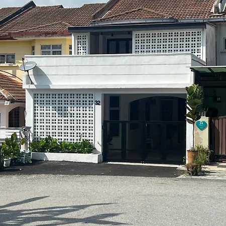 Rumah Mawar By Impian Homestay Klia-Salak Tinggi-Nilai Sepang Exterior photo