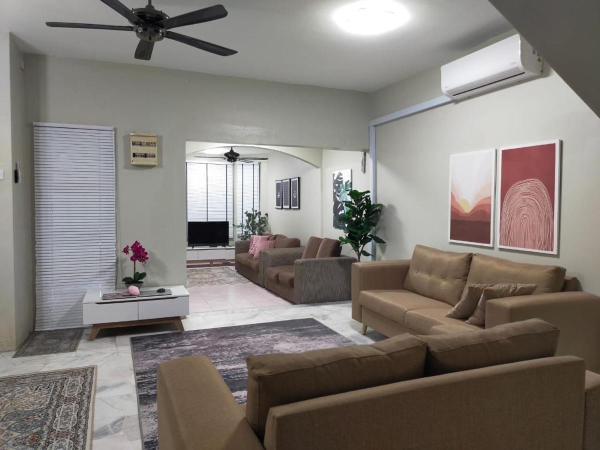 Holiday home Rumah Mawar By Impian Klia-salak Tinggi-nilai *